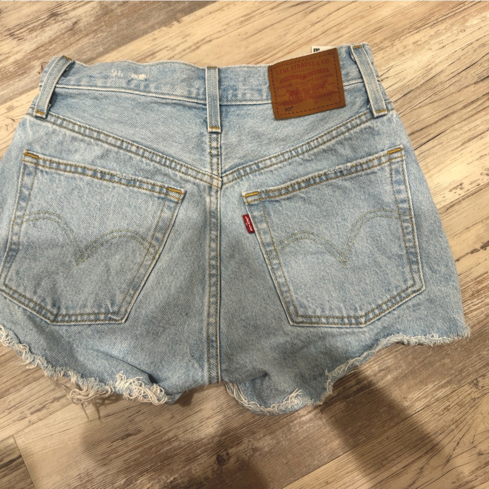 Levi’s 501 Light Wash Jean Shorts Size 24